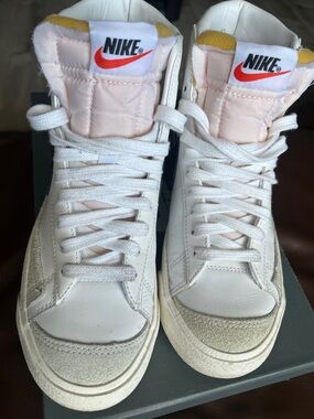 Nike Women’s Blazer mid 77 White High-Top Sneakers